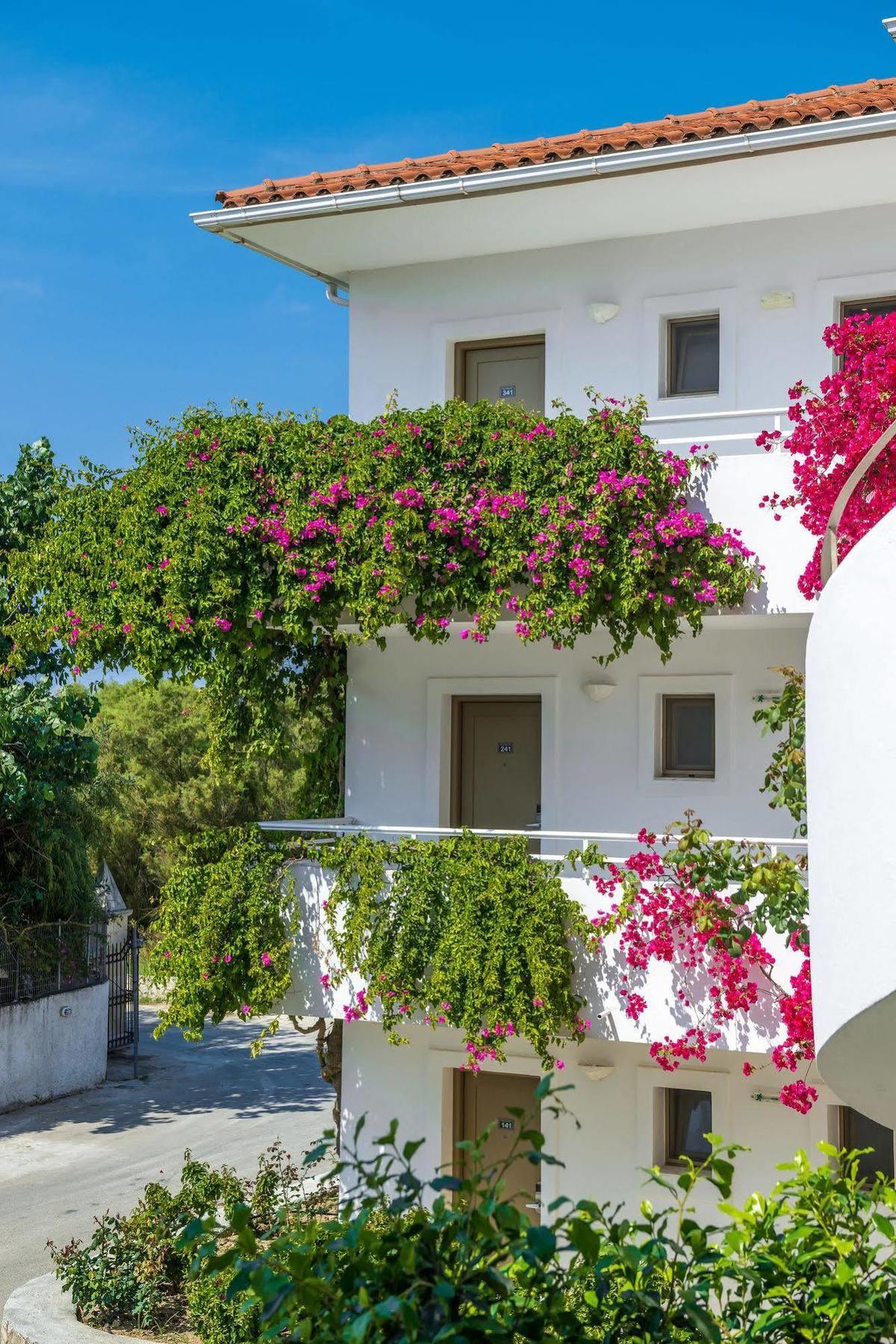 Bitzaro Palace Hotel Kalamákion 외부 사진